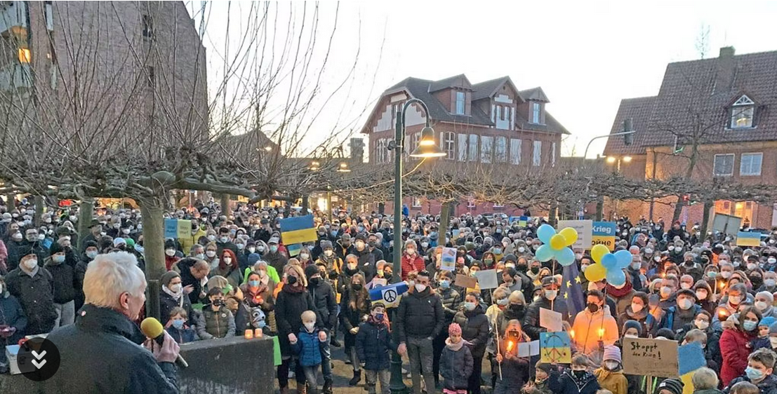 Demonstration und Kundgebung vor dem Rathaus – 1200 für Frieden auf der Straße